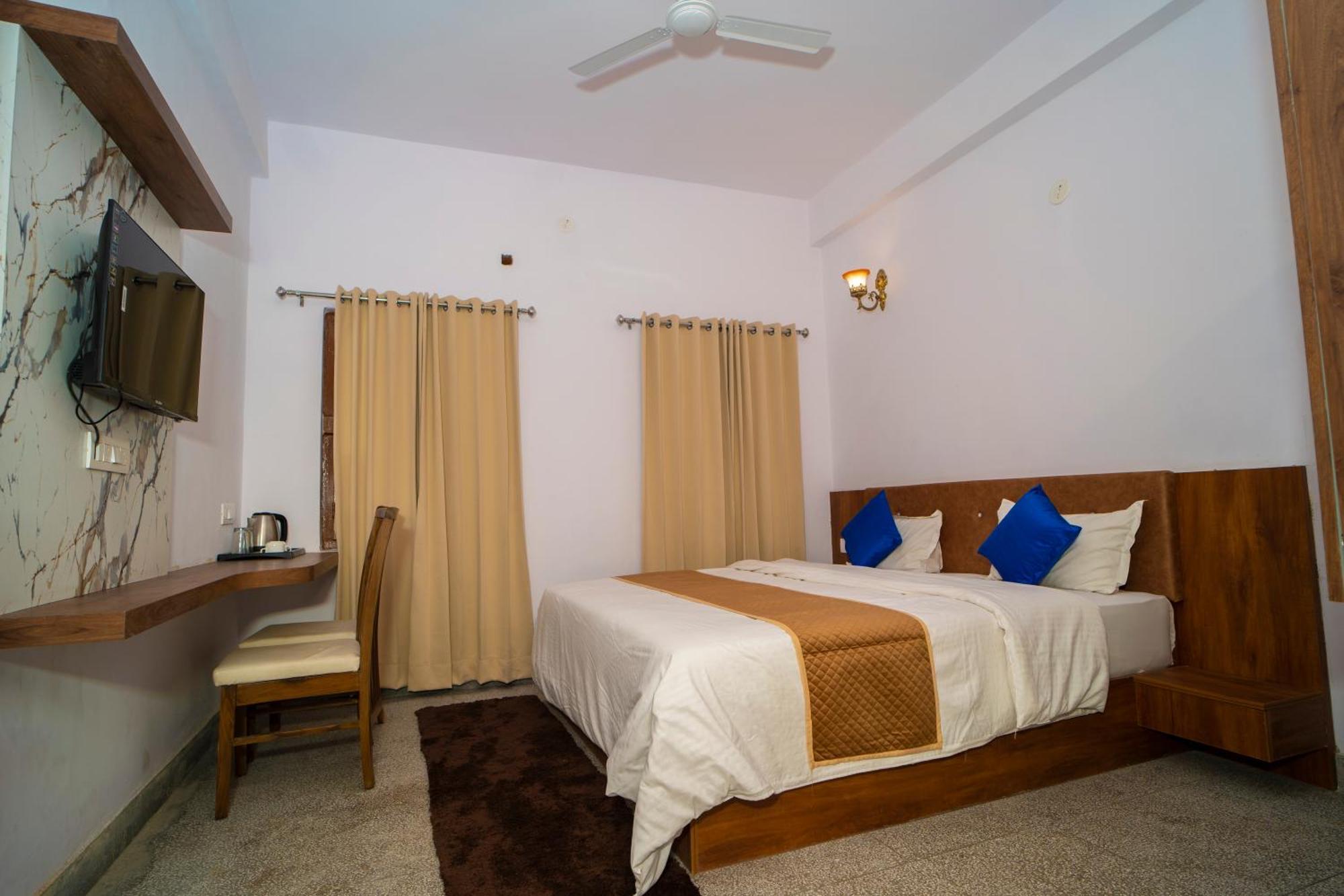 Devdarshan Hotel & Restaurant Udaipur Bagian luar foto