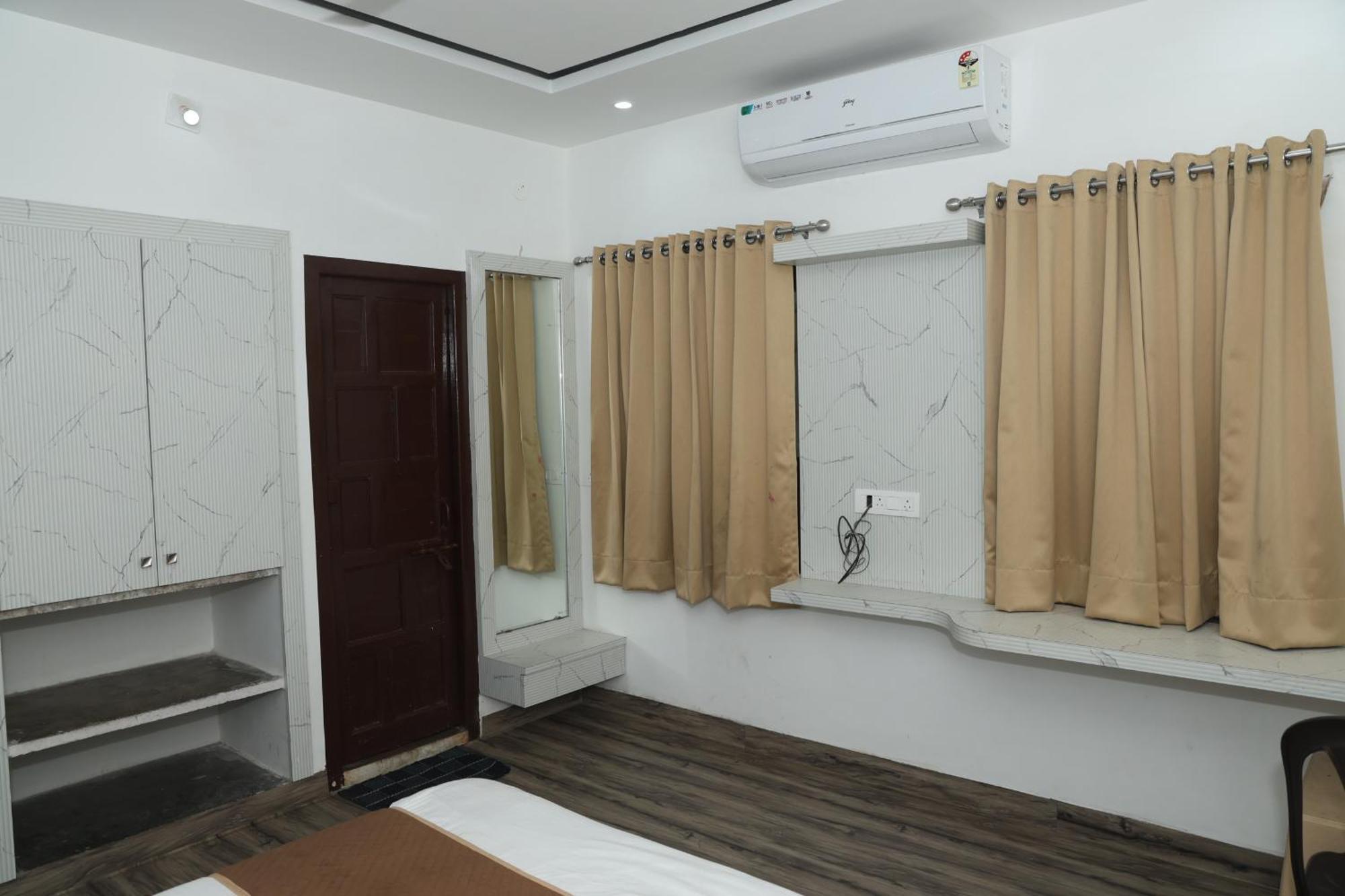 Devdarshan Hotel & Restaurant Udaipur Bagian luar foto