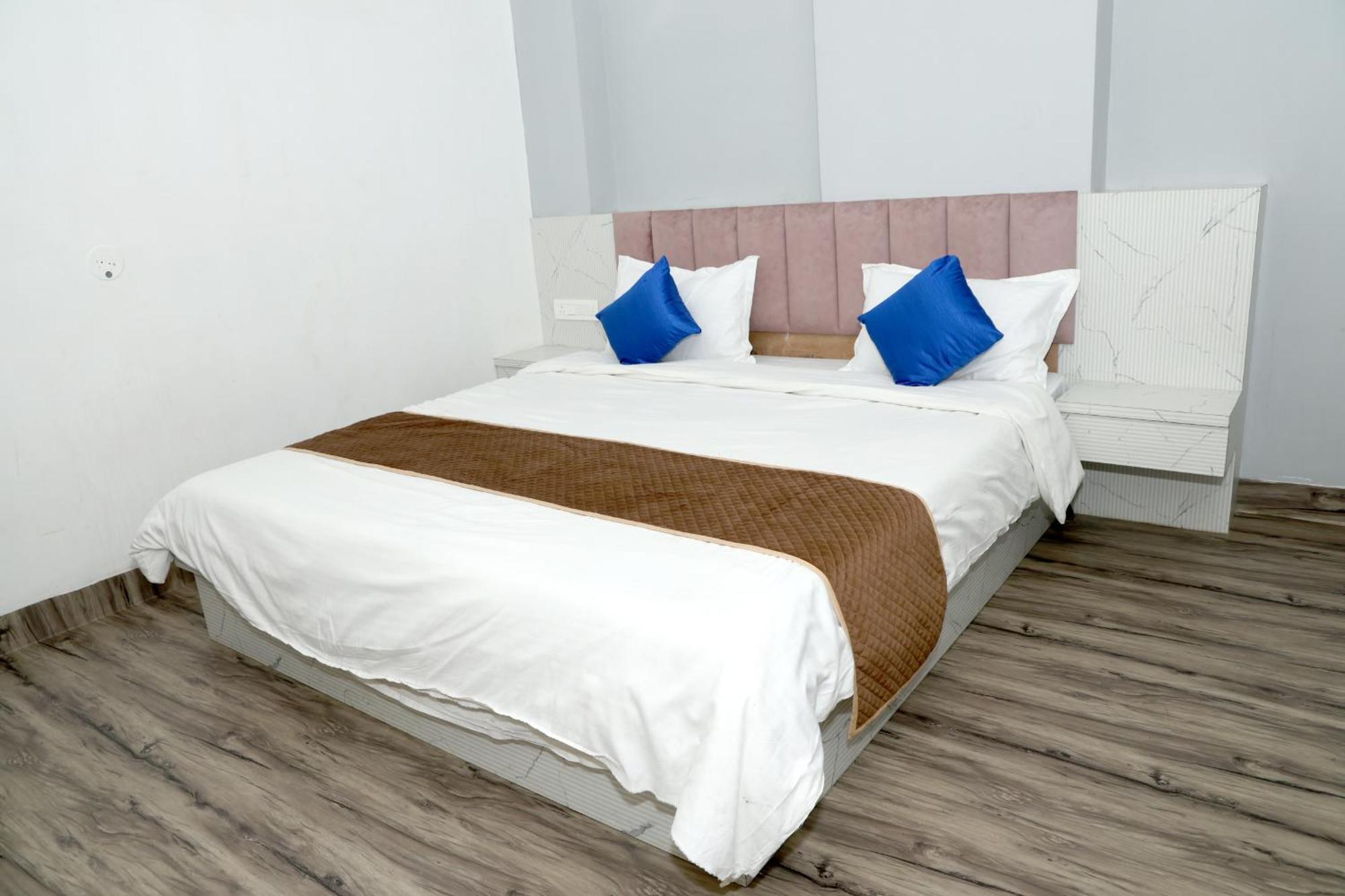 Devdarshan Hotel & Restaurant Udaipur Bagian luar foto