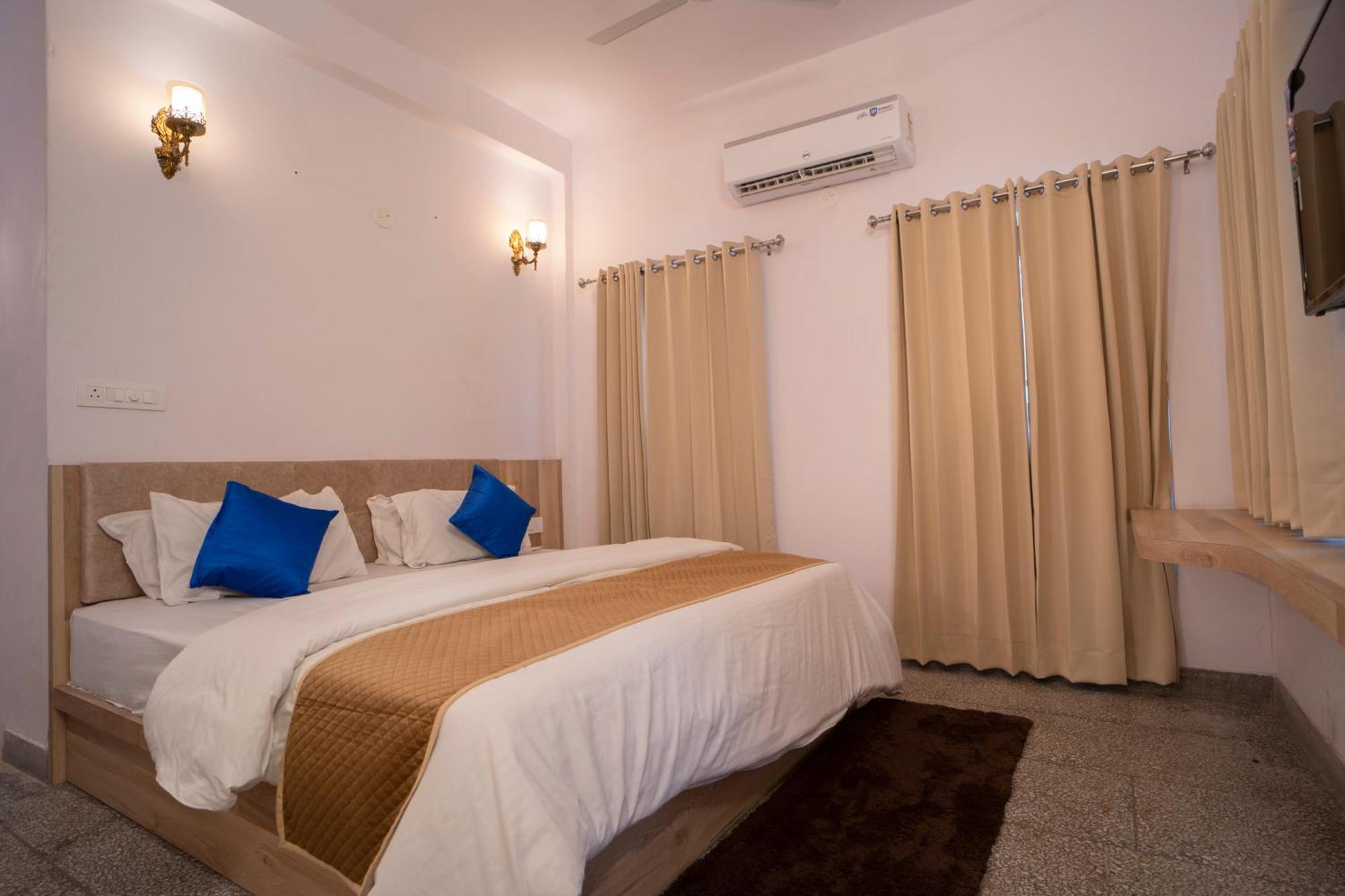 Devdarshan Hotel & Restaurant Udaipur Bagian luar foto