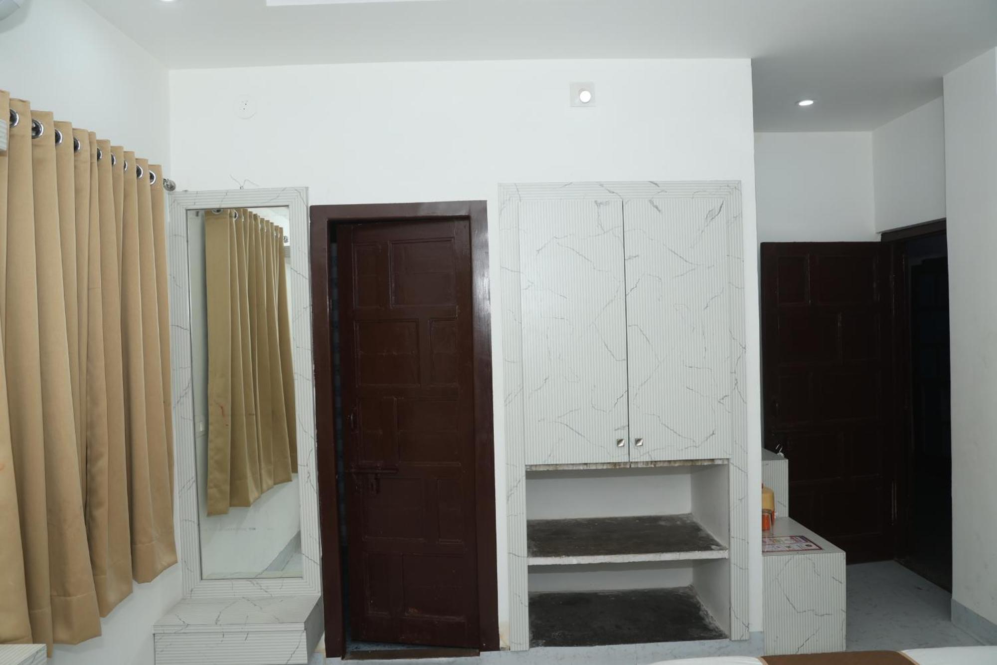 Devdarshan Hotel & Restaurant Udaipur Bagian luar foto
