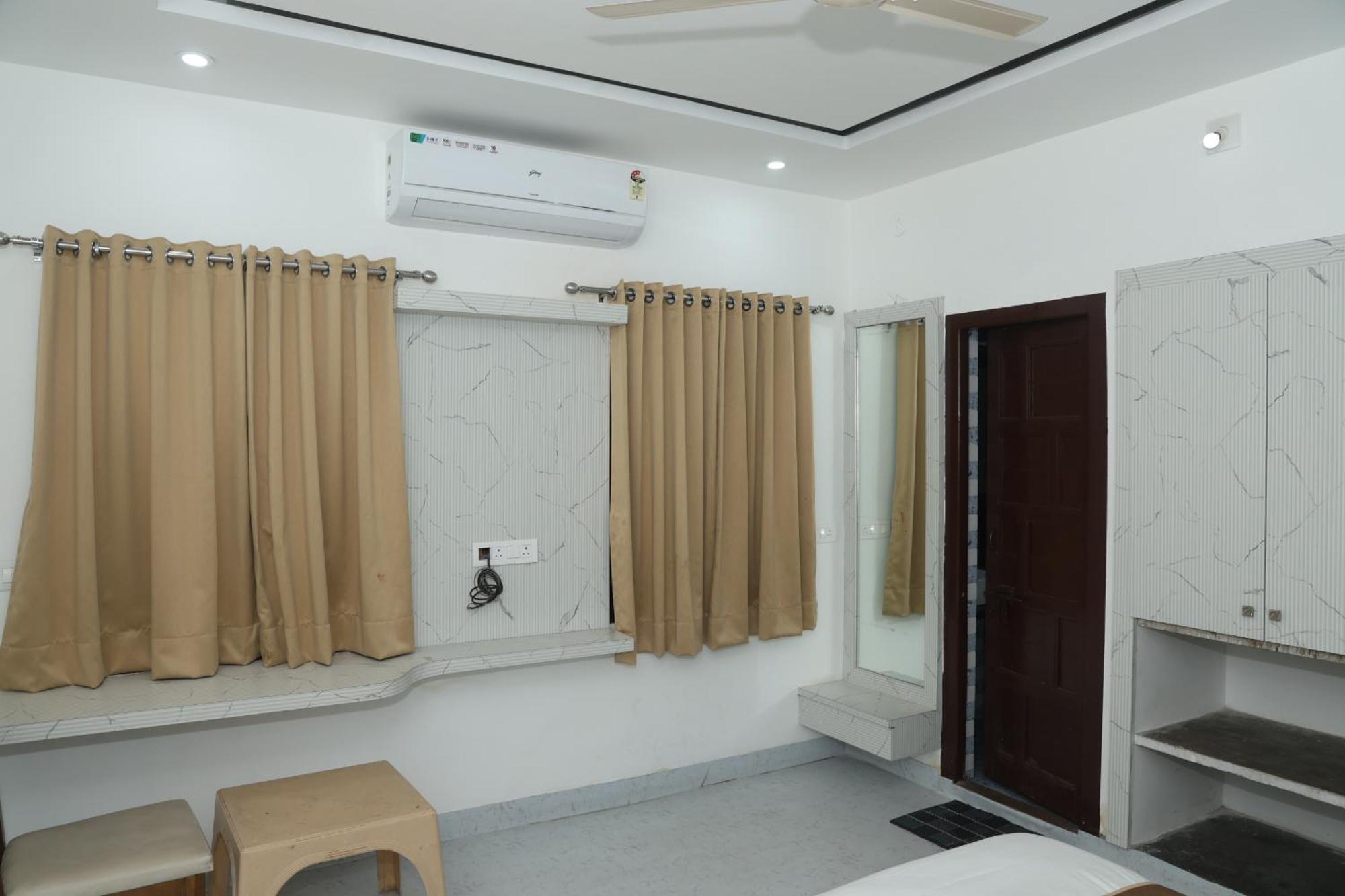 Devdarshan Hotel & Restaurant Udaipur Bagian luar foto