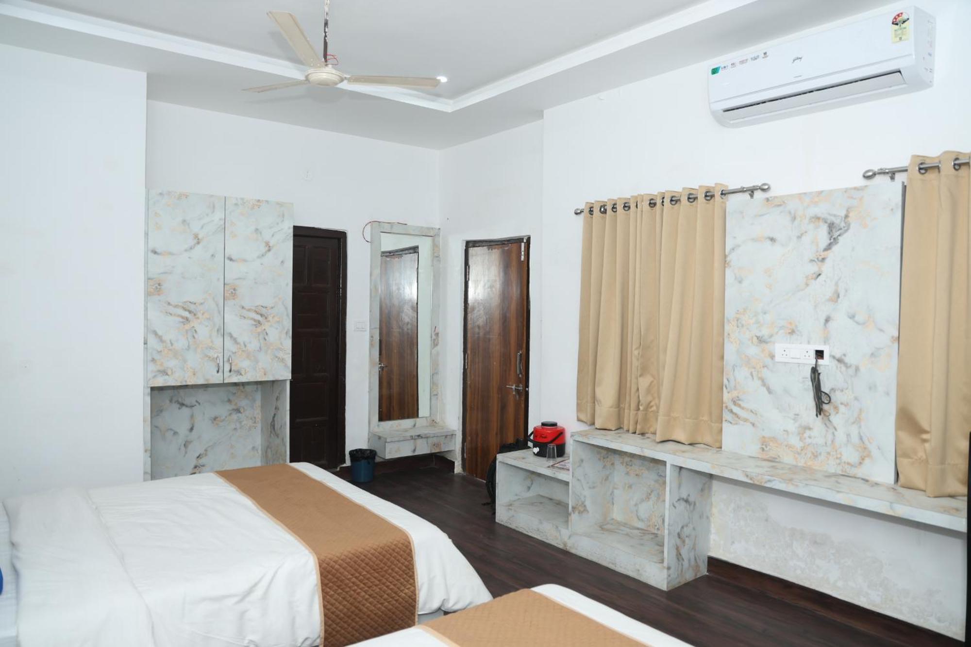 Devdarshan Hotel & Restaurant Udaipur Bagian luar foto