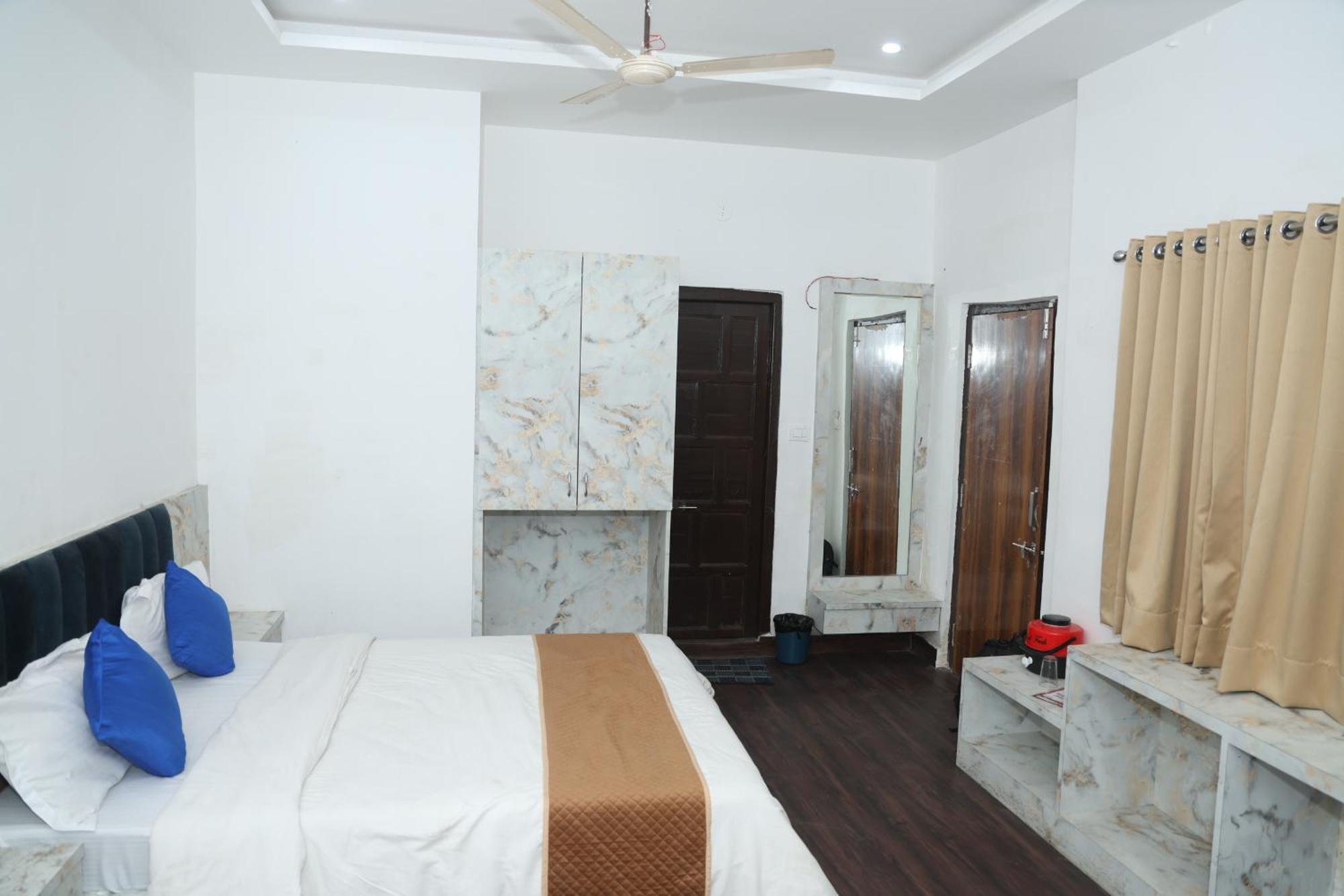 Devdarshan Hotel & Restaurant Udaipur Bagian luar foto
