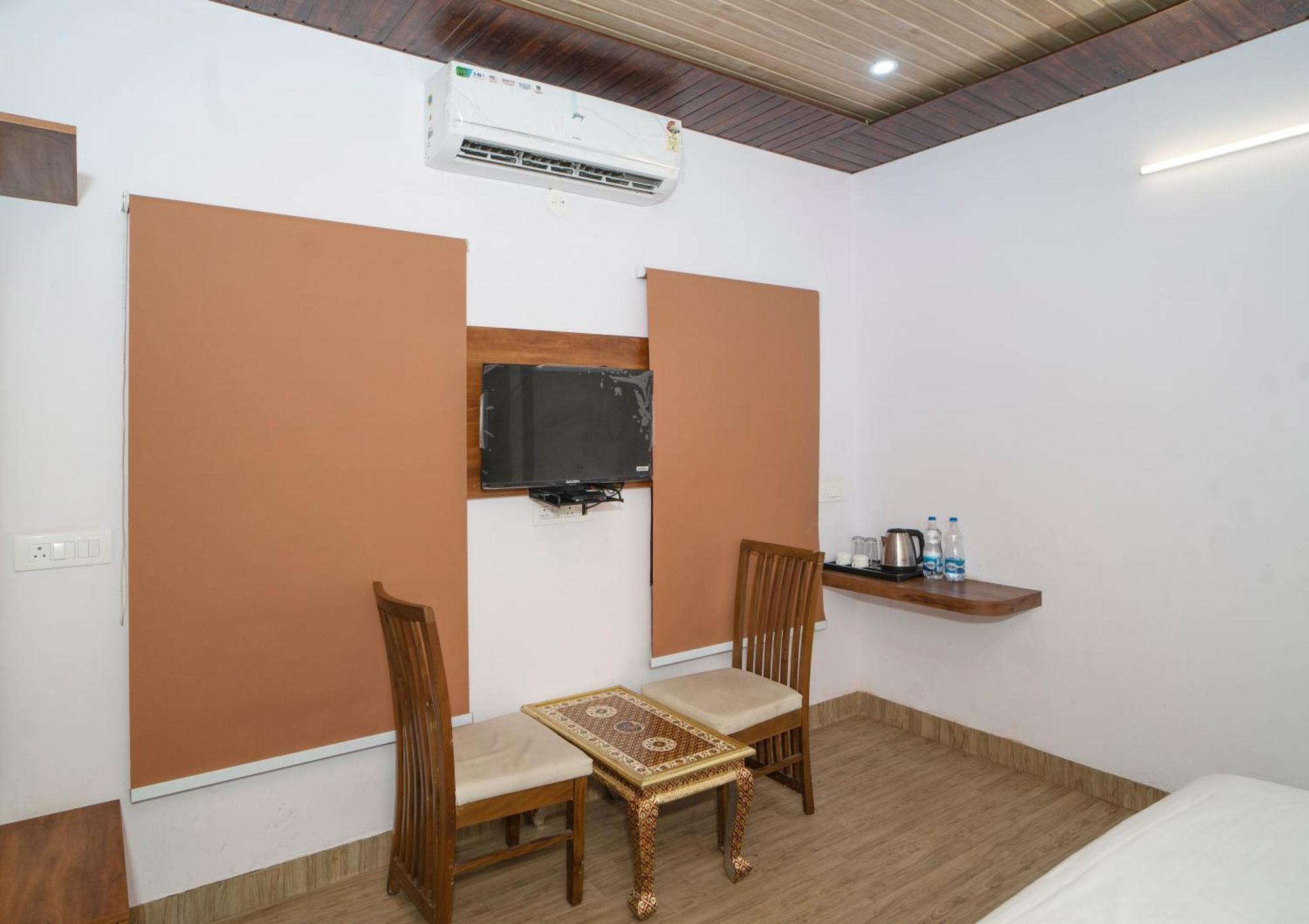 Devdarshan Hotel & Restaurant Udaipur Bagian luar foto