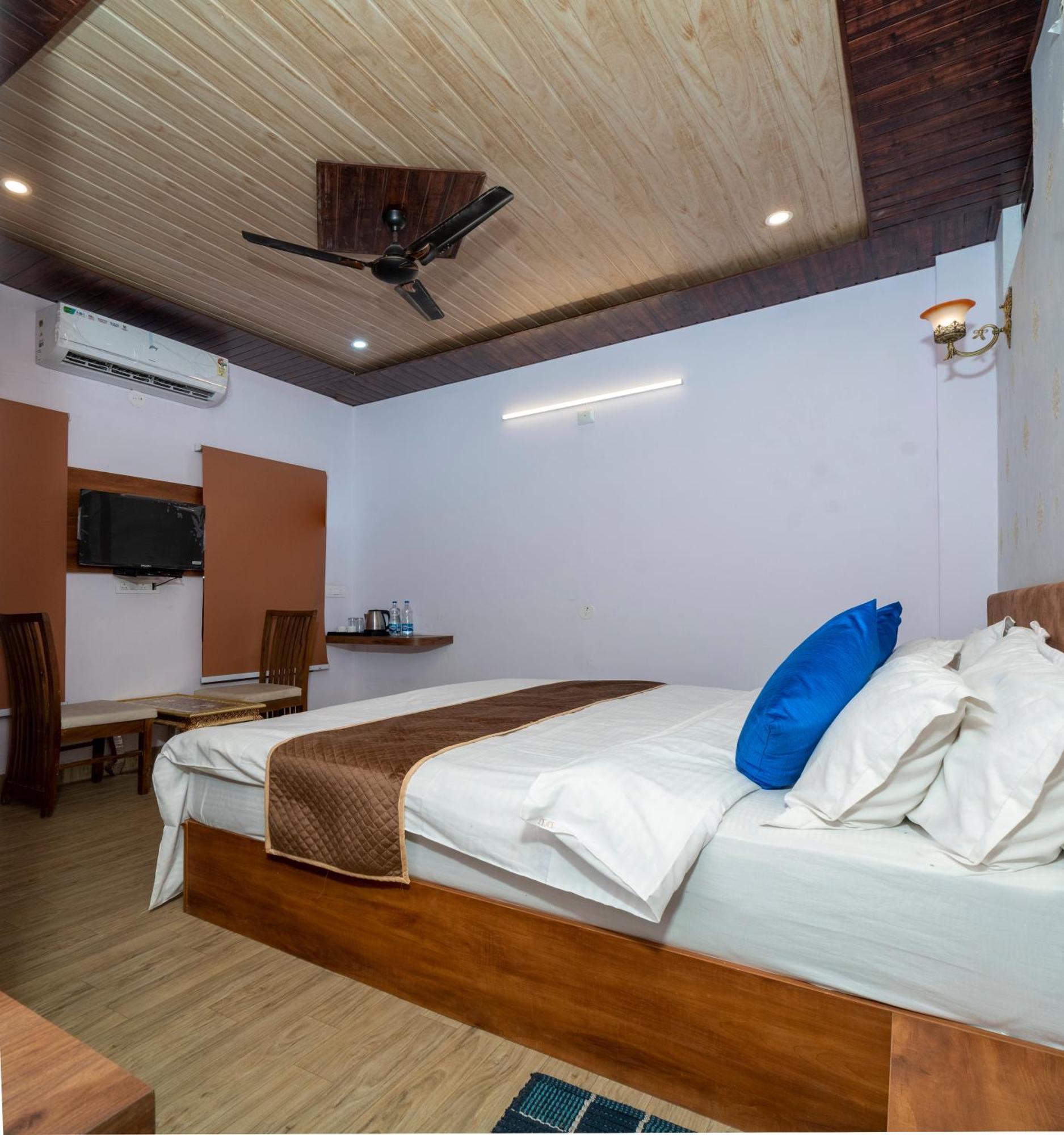 Devdarshan Hotel & Restaurant Udaipur Bagian luar foto