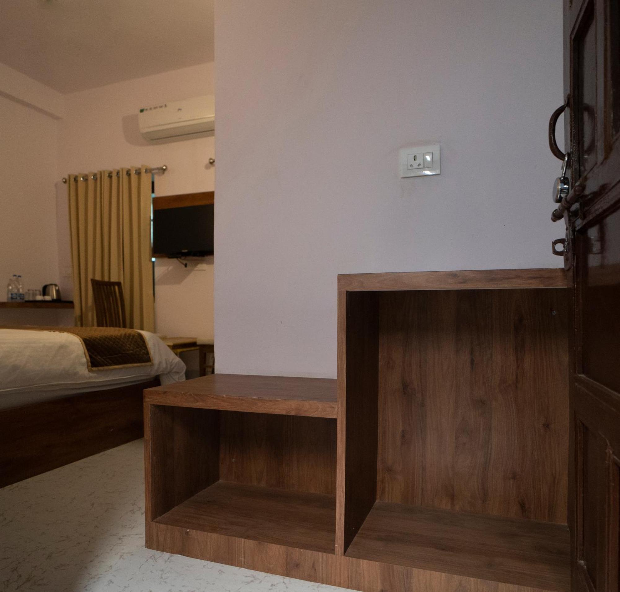 Devdarshan Hotel & Restaurant Udaipur Bagian luar foto