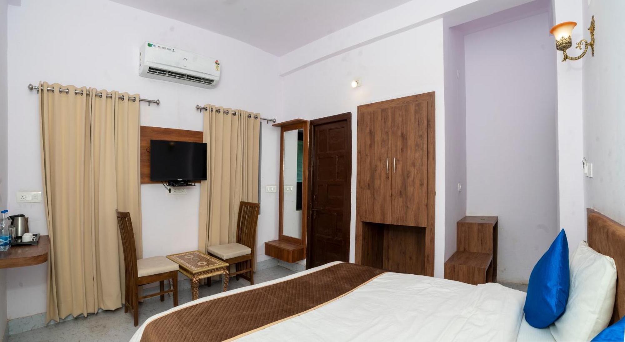 Devdarshan Hotel & Restaurant Udaipur Bagian luar foto